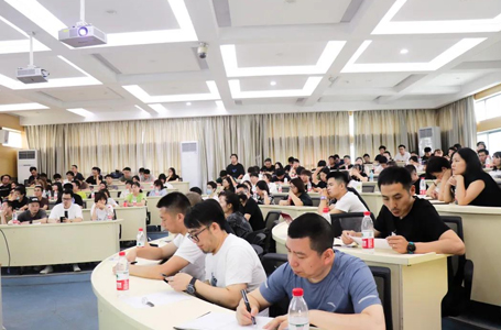 南鴻裝飾6月全體設(shè)計師會議精彩來襲！